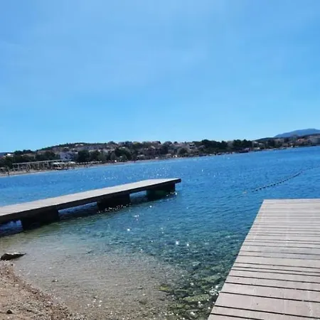 アパート Anita ブロダリツァ